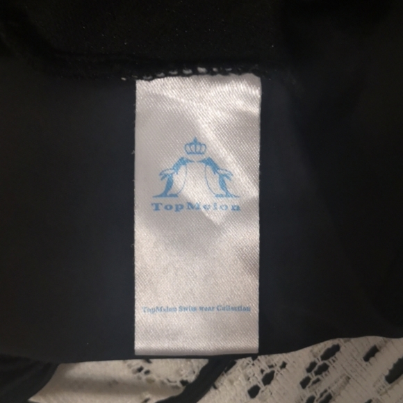 Top Melon Black Retro Swimsuit - Picture 5 of 6